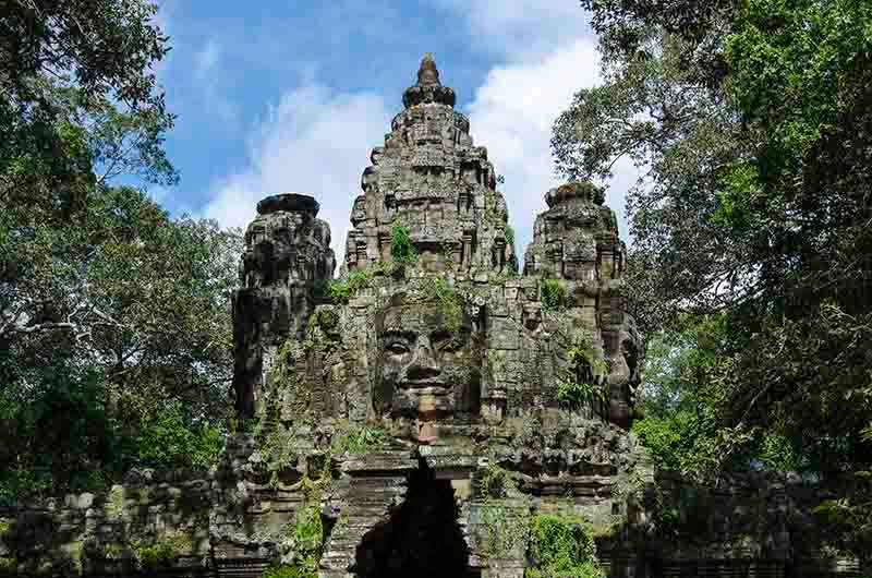 48 - Camboya - Angkor - ciudad de Angkor Thom - puerta norte